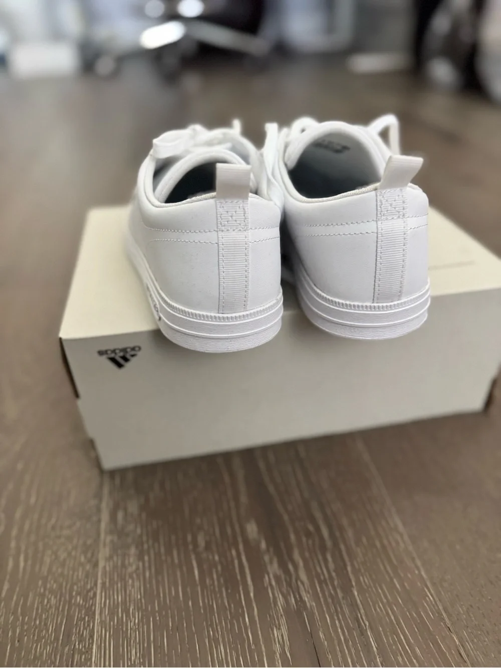 Lacoste White Low-Top Sneakers with Green Crocodile Logo